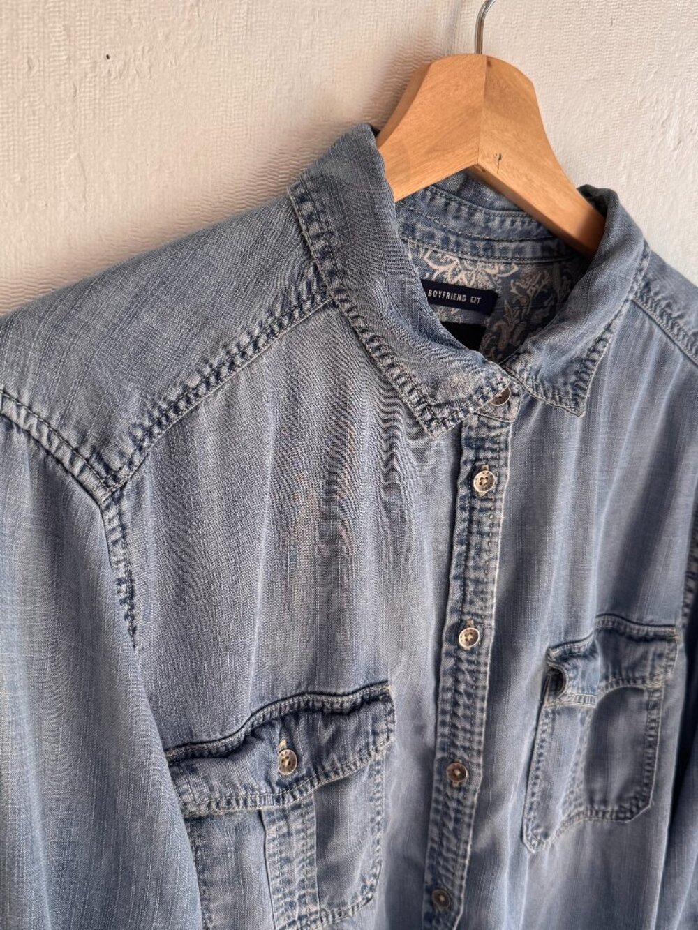 American Eagle Boyfriend Fit Chambray Button-Up Shirt Women’s XL Roll-Tab Sleeve